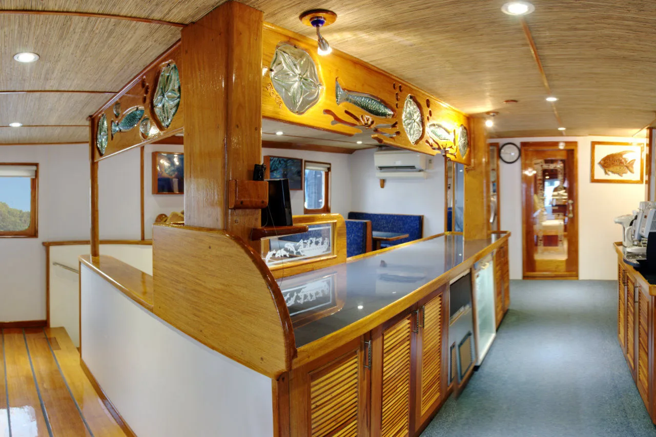 Bar and dining area on Ocean Hunter 3