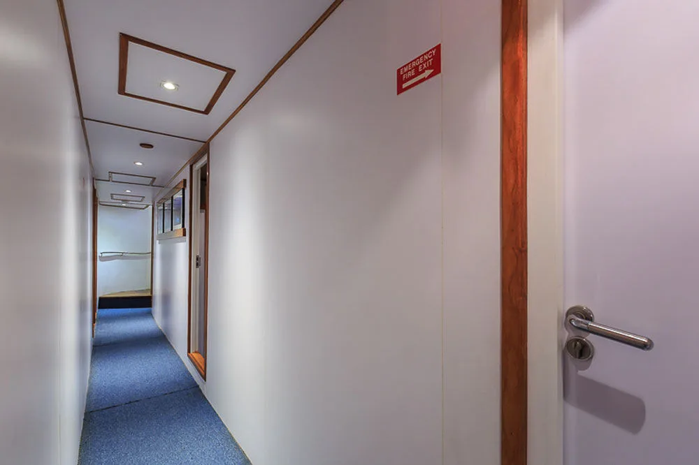 Cabin corridor on Ocean Hunter 3