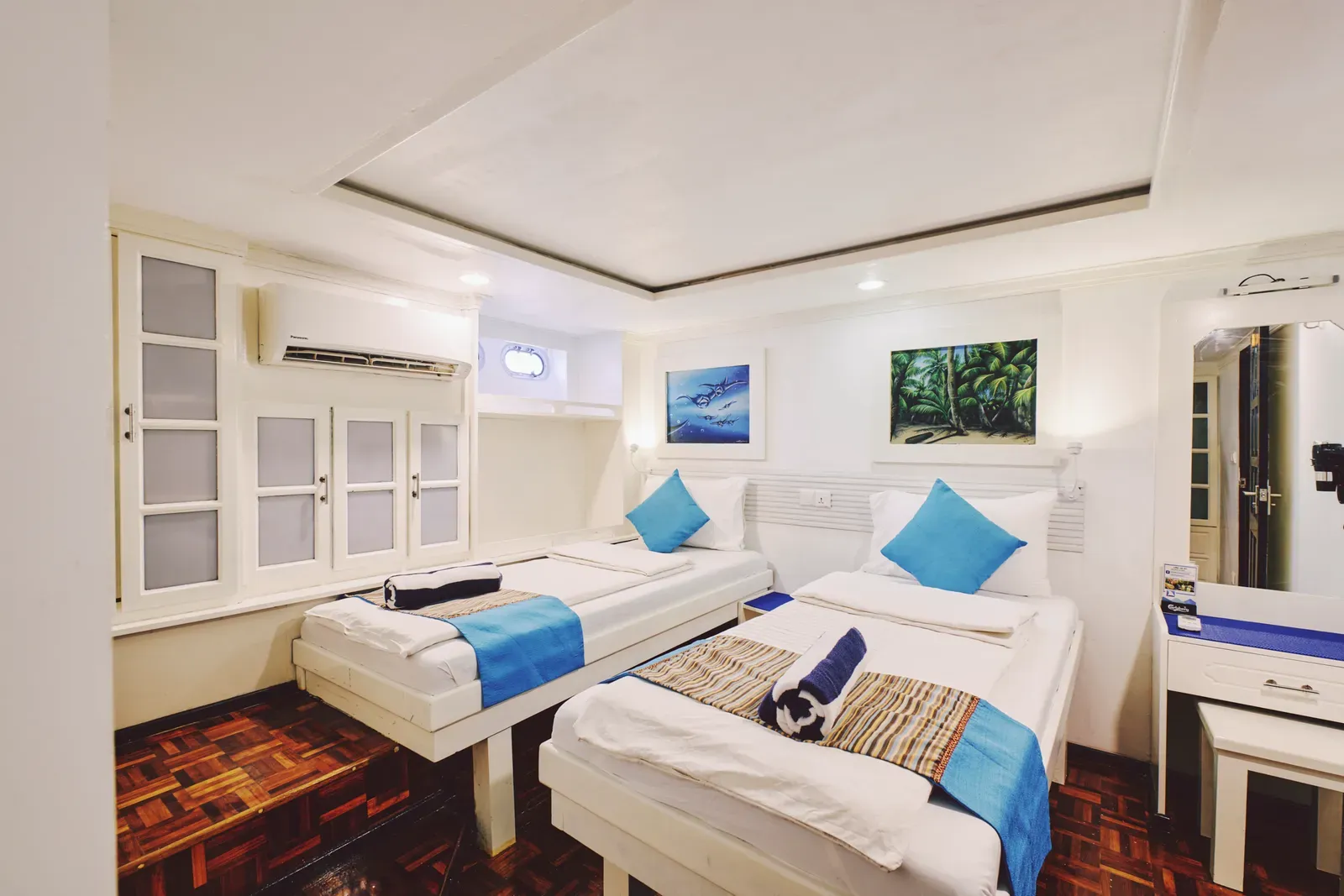 Ocean Oasis interior