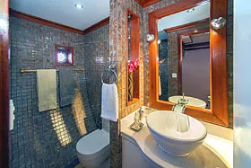 Ванная комната на яхте Orion