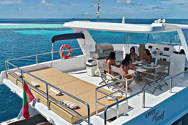 Катамаран Over Reef, флайбридж