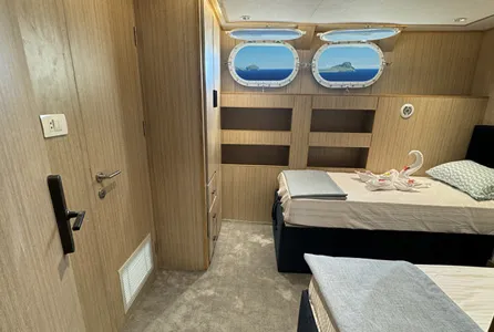 Deluxe Stateroom — фото каюты