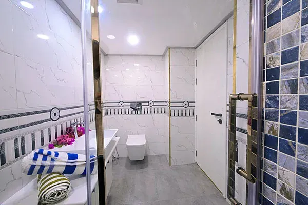 Ванная комната на яхте Princess Maani