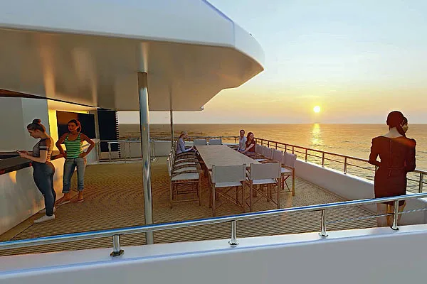 Обеденная зона на открытой палубе, яхта Princess Maani