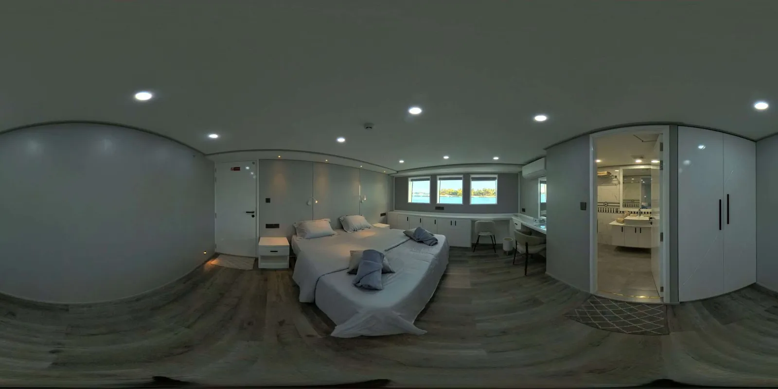 Deluxe I — фото каюты