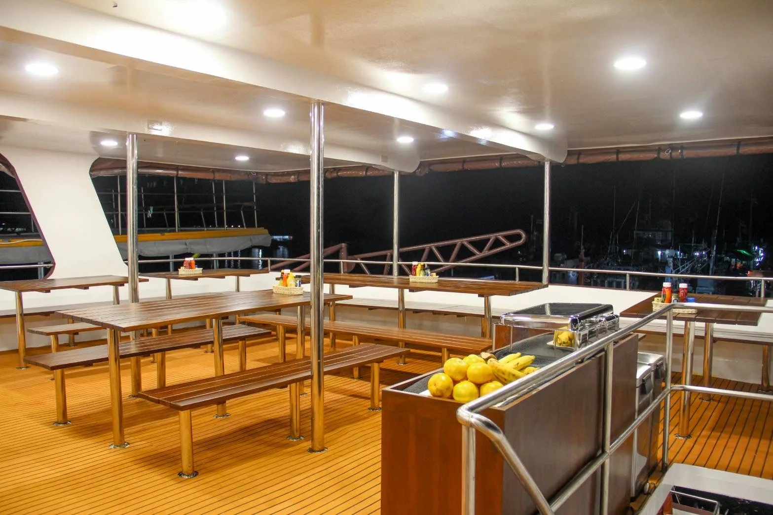 Raga mess tables in the open air