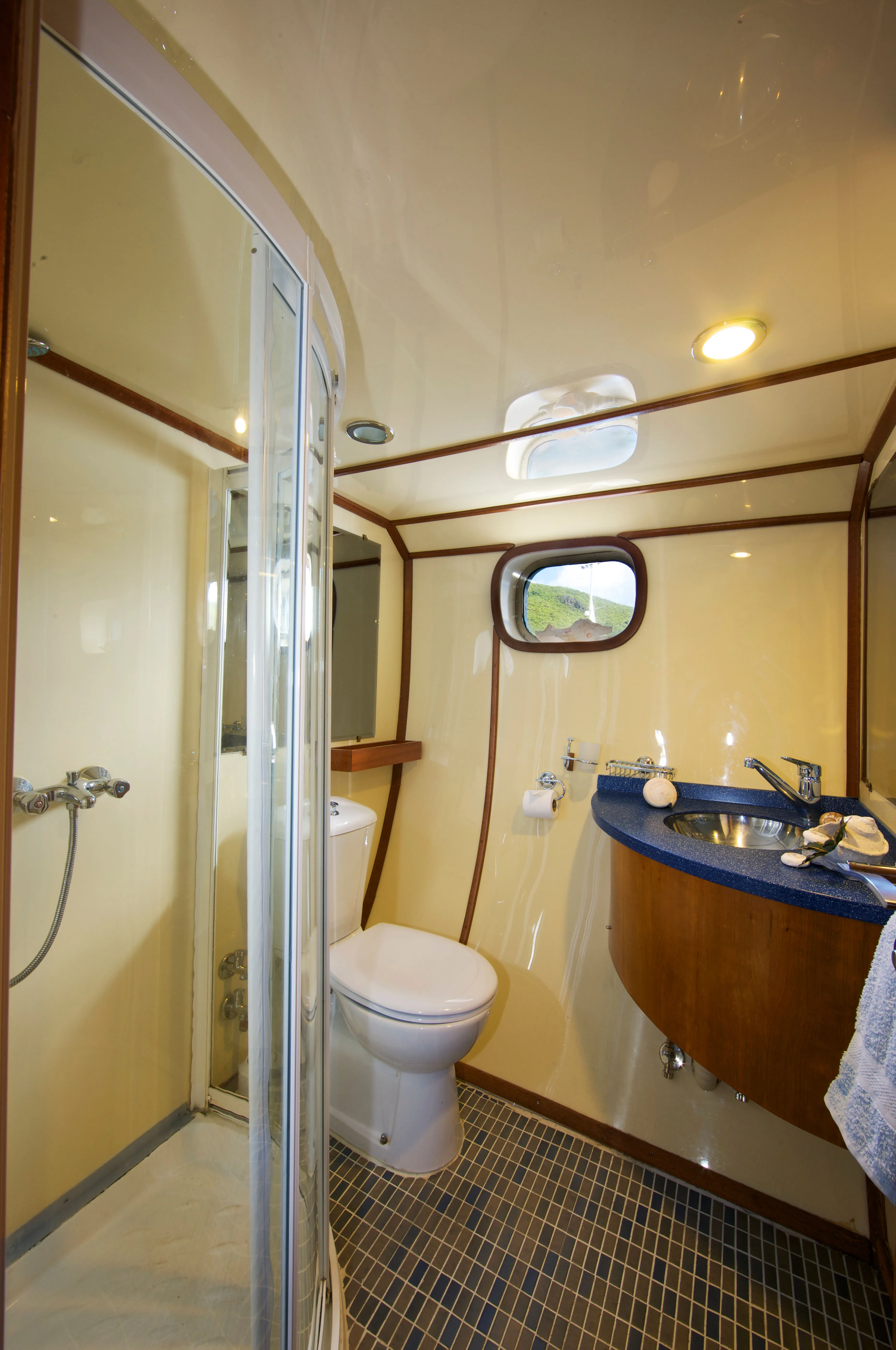 En-suite cabin bathroom with a shower cubicle