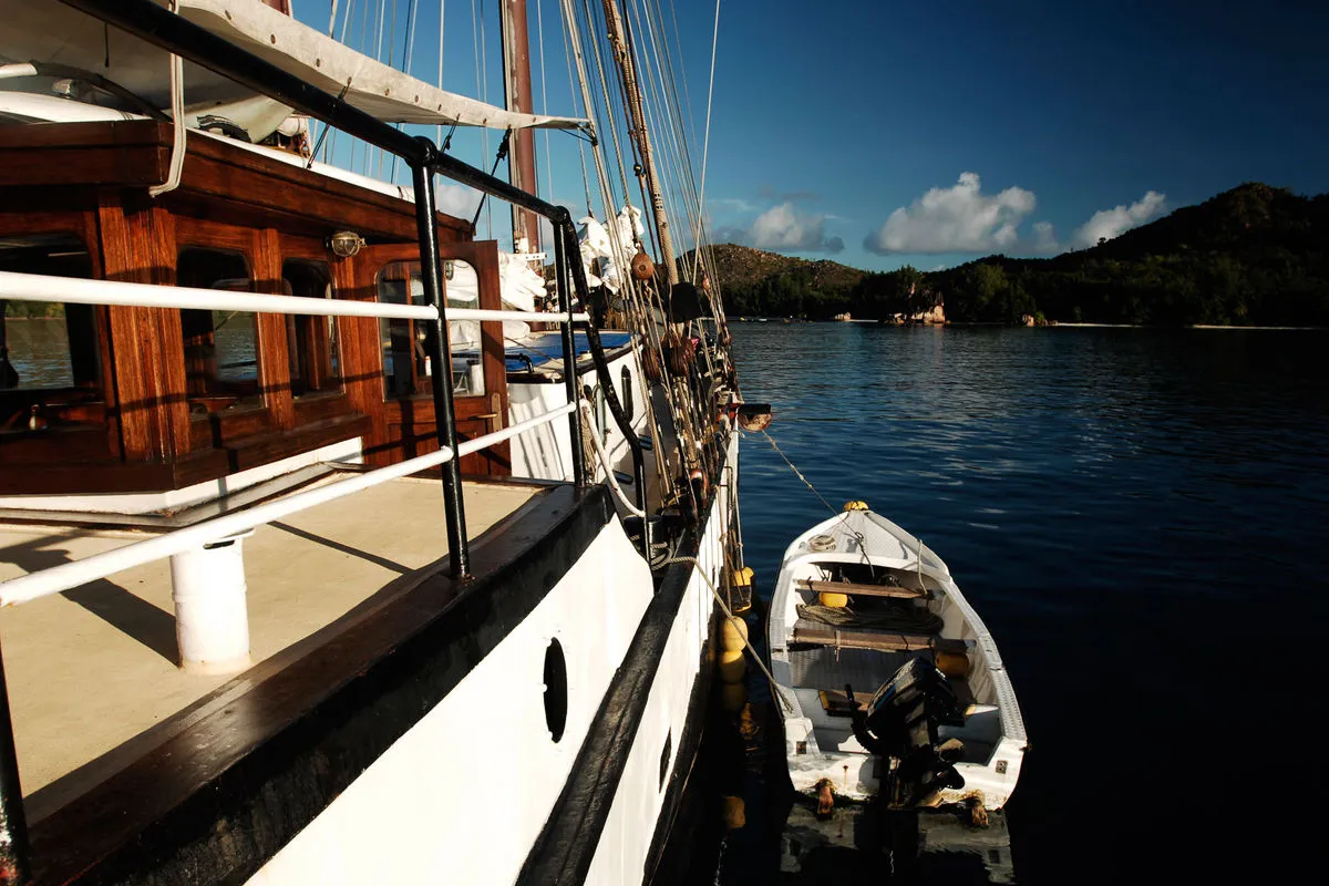 The tender alongside Sea Pearl before a landing ashore