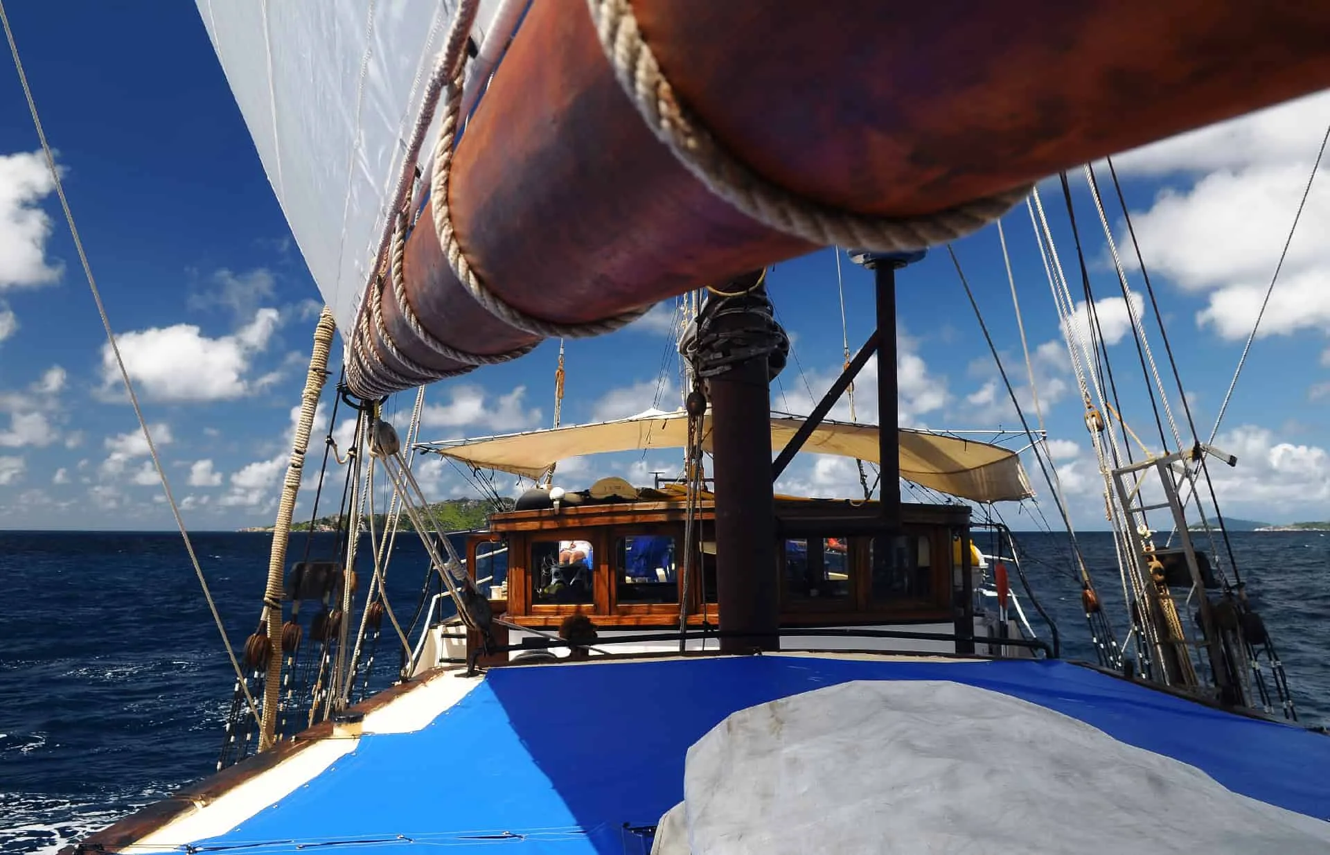The foredeck of Sea Pearl with boom and awning, seen from the bowsprit