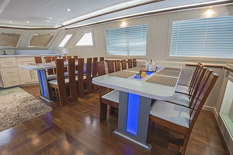 Sea Serpent Contessa/Contessa Mia