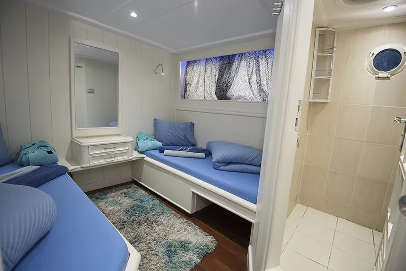 Sea Serpent Contessa/Contessa Mia