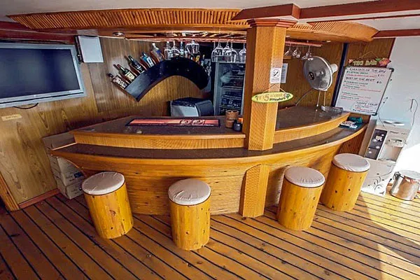 Бар на яхте SeaRose