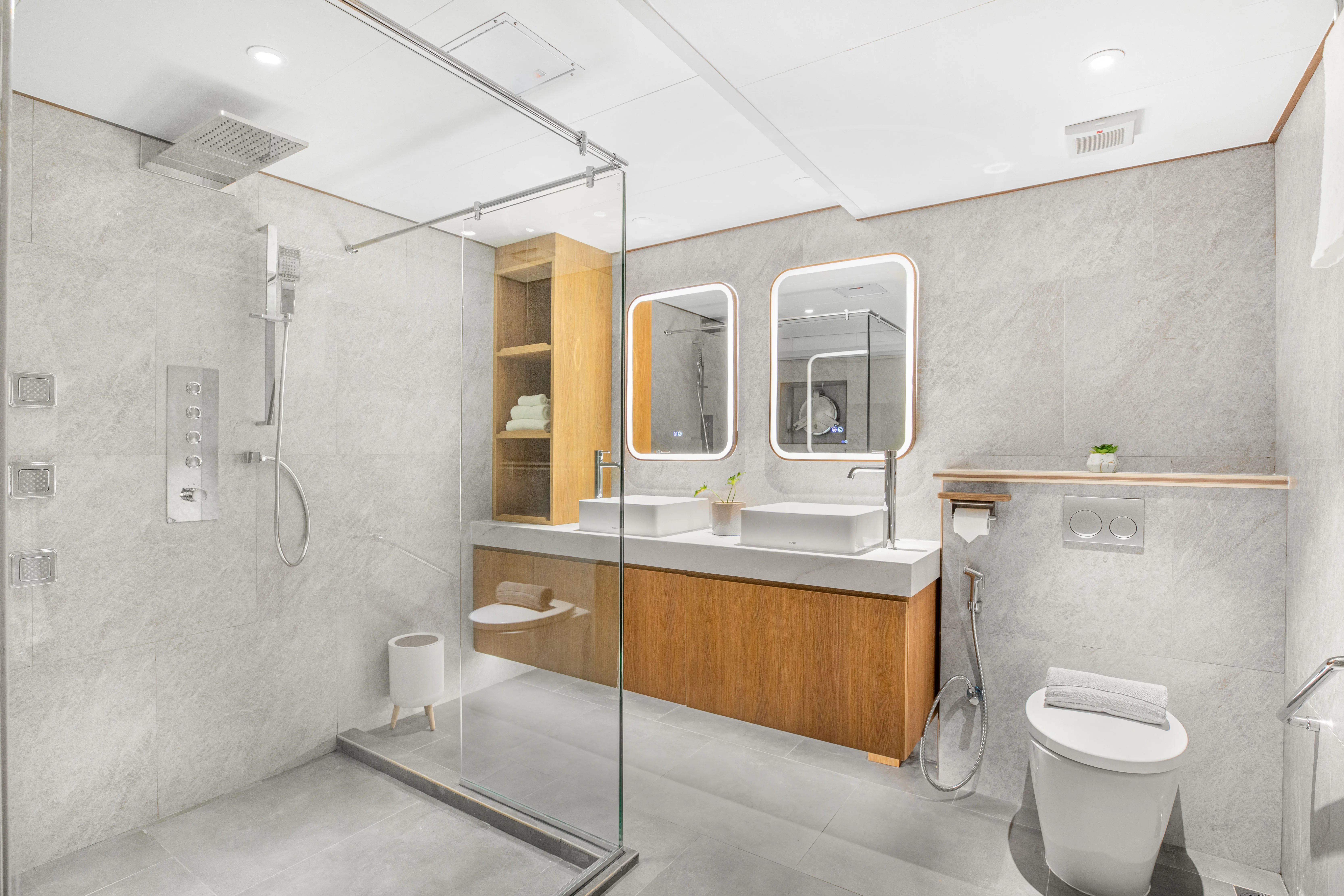 Lower deck cabin bathroom on Solitude Gaia