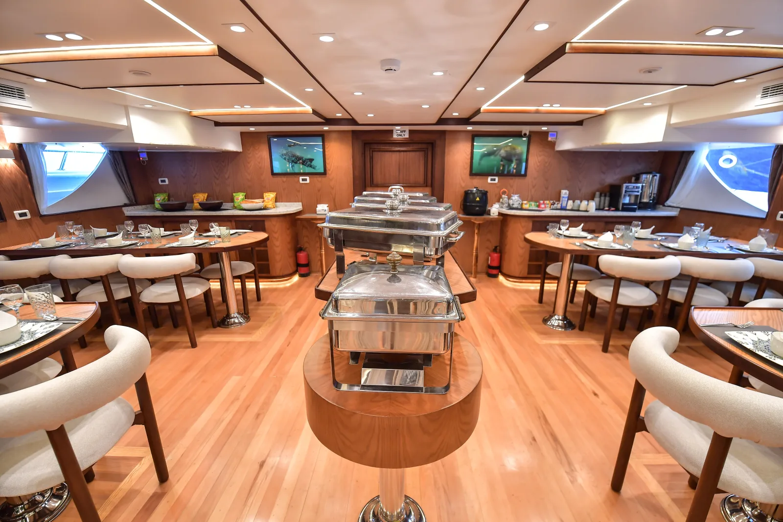 Buffet in the air-conditioned dining room