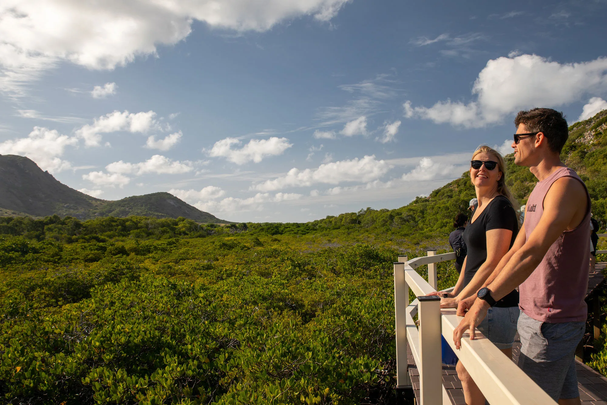 The walk along the ridge of Lizard Island looking down over the bay