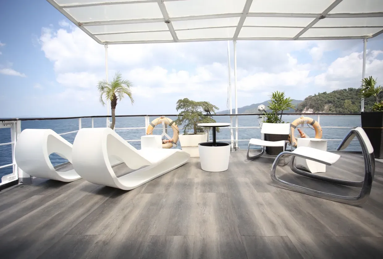 Stella Maris Explorer