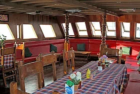 Салон на яхте Sting Ray