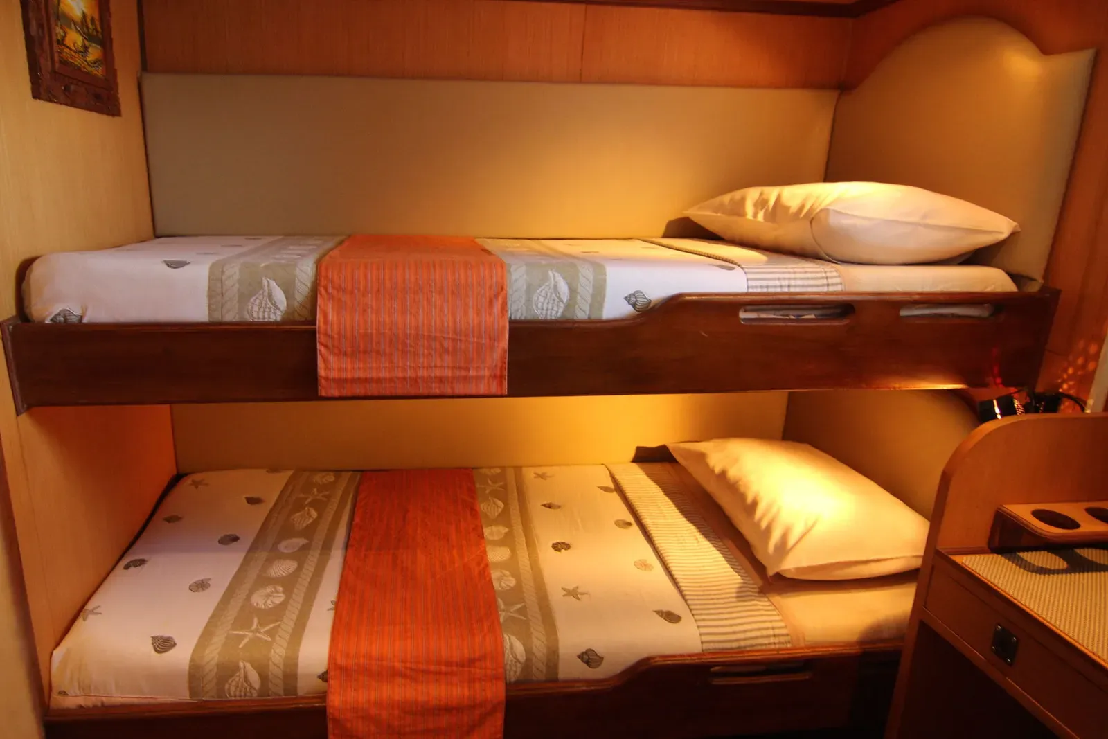 Tarata bunk cabin