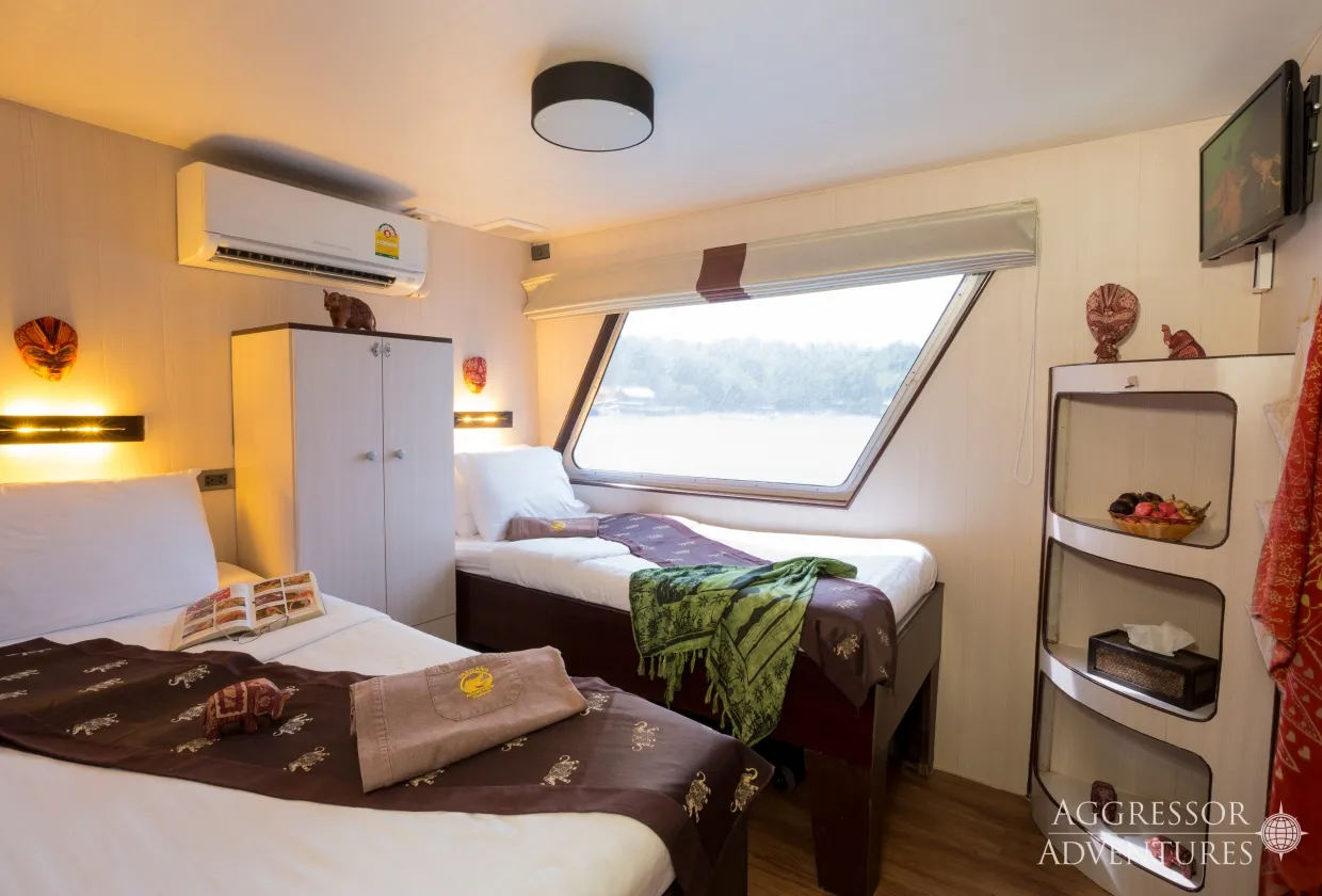 Deluxe cabin of Thailand Aggressor with two side-by-side beds