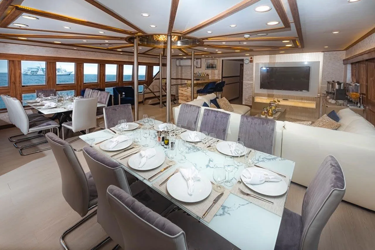 Tiburon Explorer dining room with the table laid