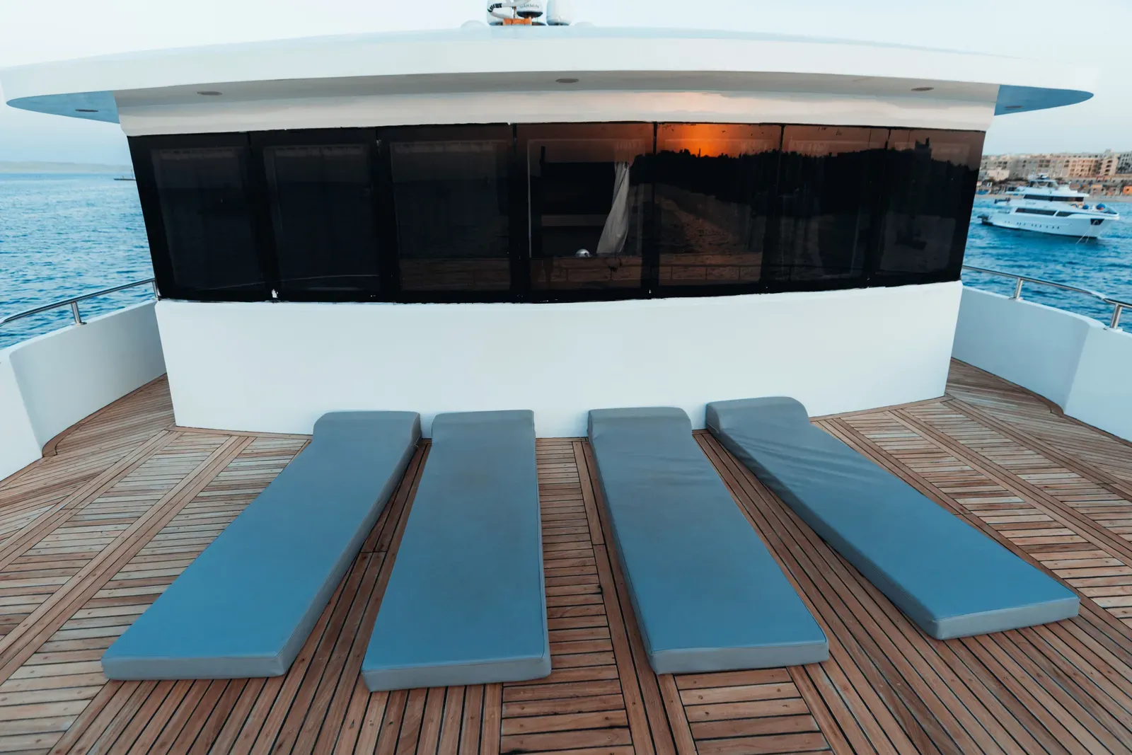 Topaz sundeck