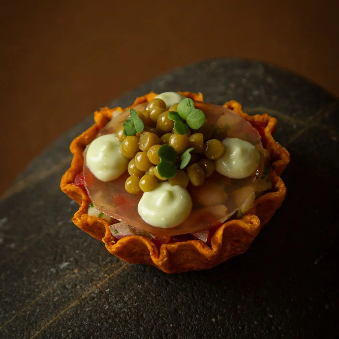 Блюдо Casa Vigil — тарталетка с кремом и икрой