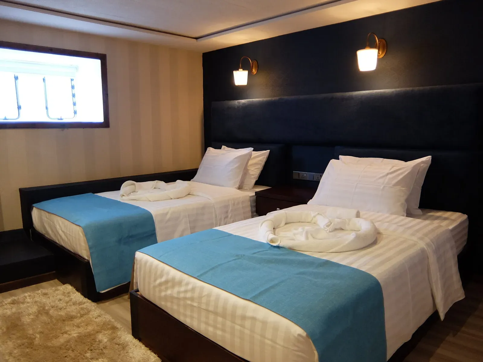 Каюта с двумя кроватями