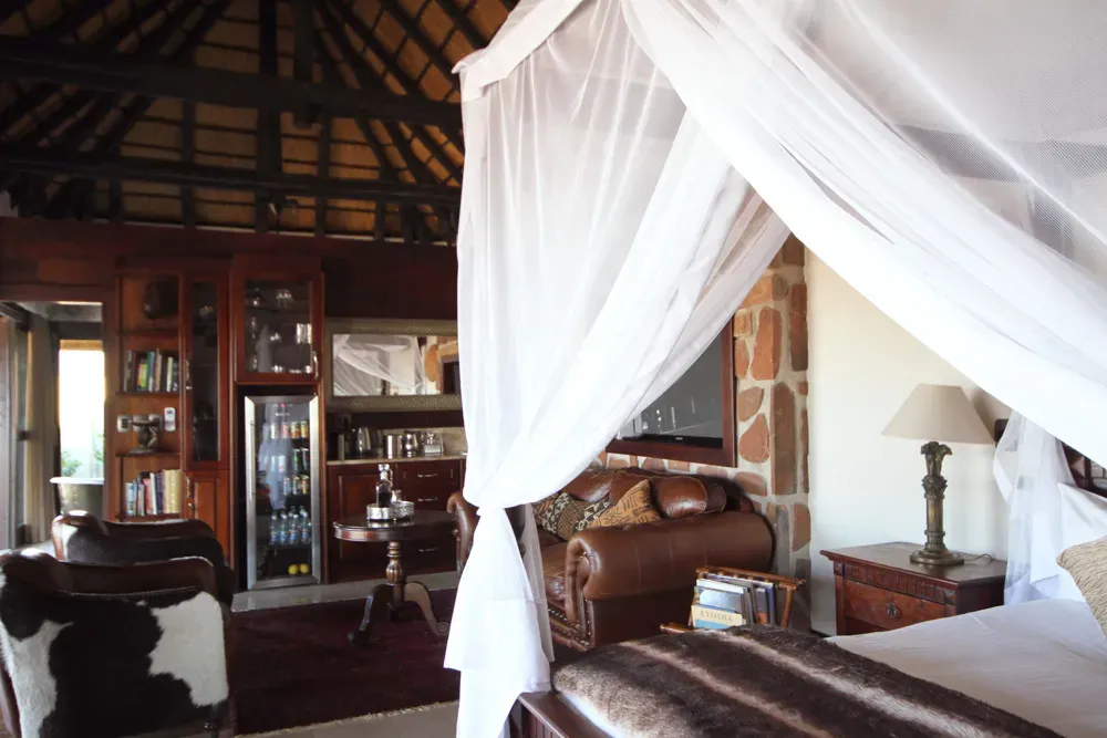 Номер лоджа с балдахином