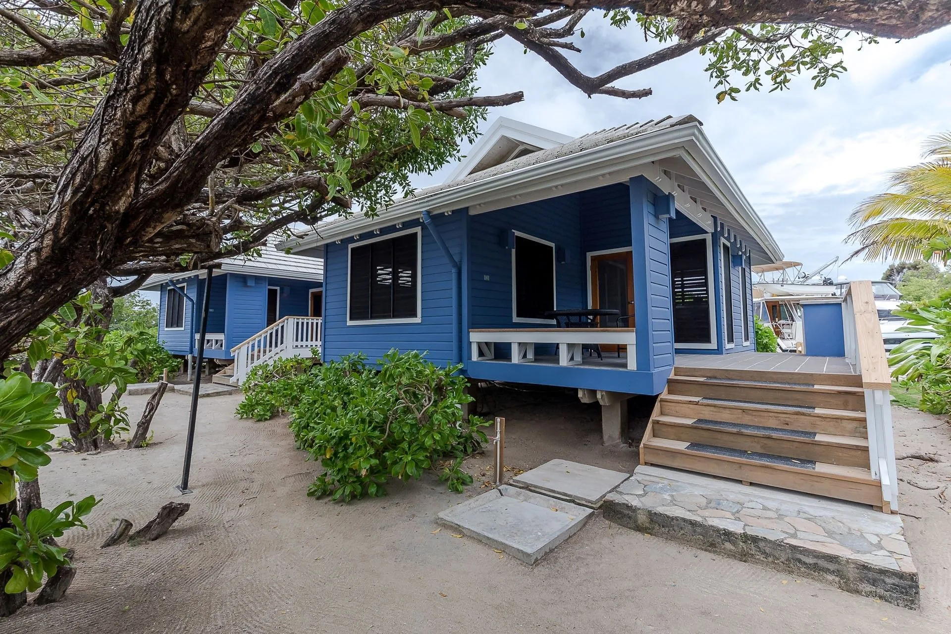 One Bedroom Oceanfront Villa — вилла снаружи