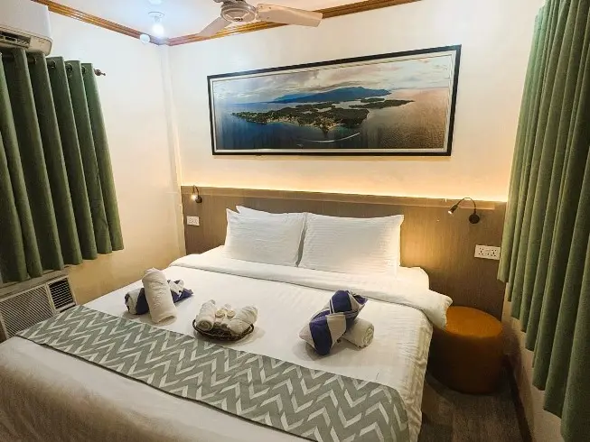 Poolside Room — номер с окном в сад
