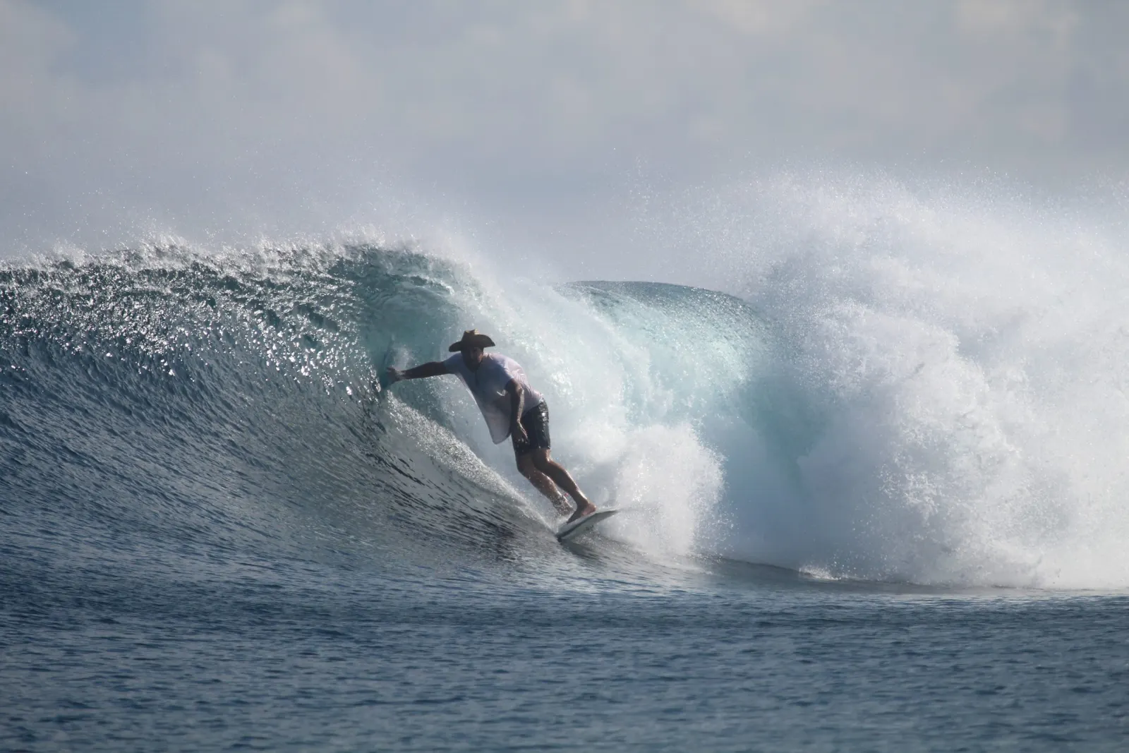 Surfing around Gizo