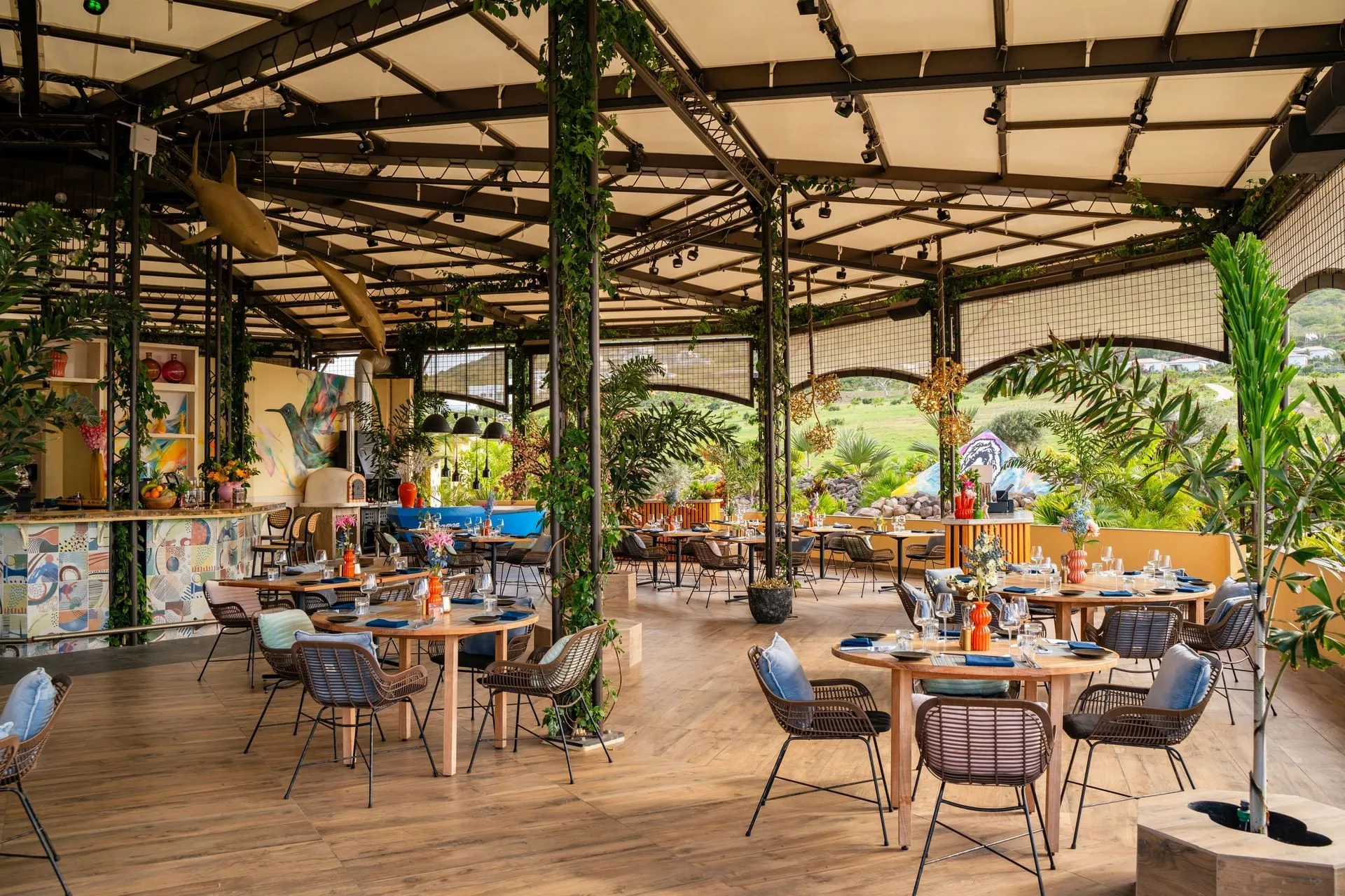 Пляжный клуб Bobbie's Beach Club