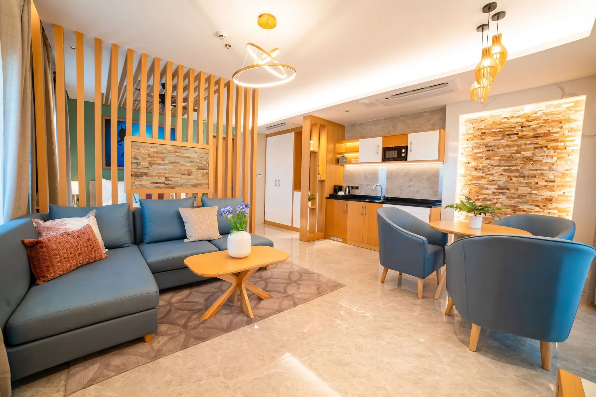 Villa Suite — гостиная с кухонным уголком