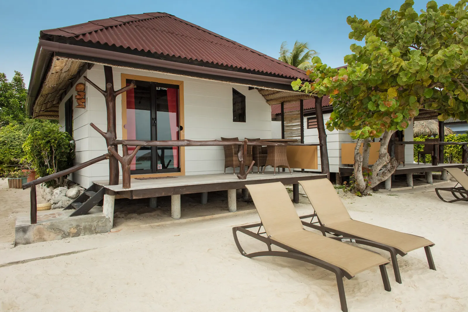 Bungalow Beach — бунгало на белом песке