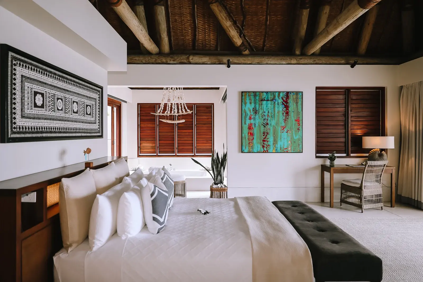 One Bedroom Sunrise Villa — спальня