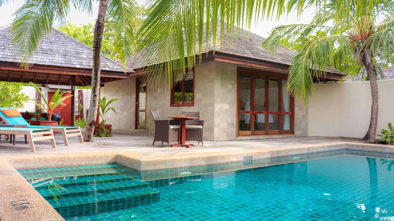 Private Pool Villa — бассейн и терраса