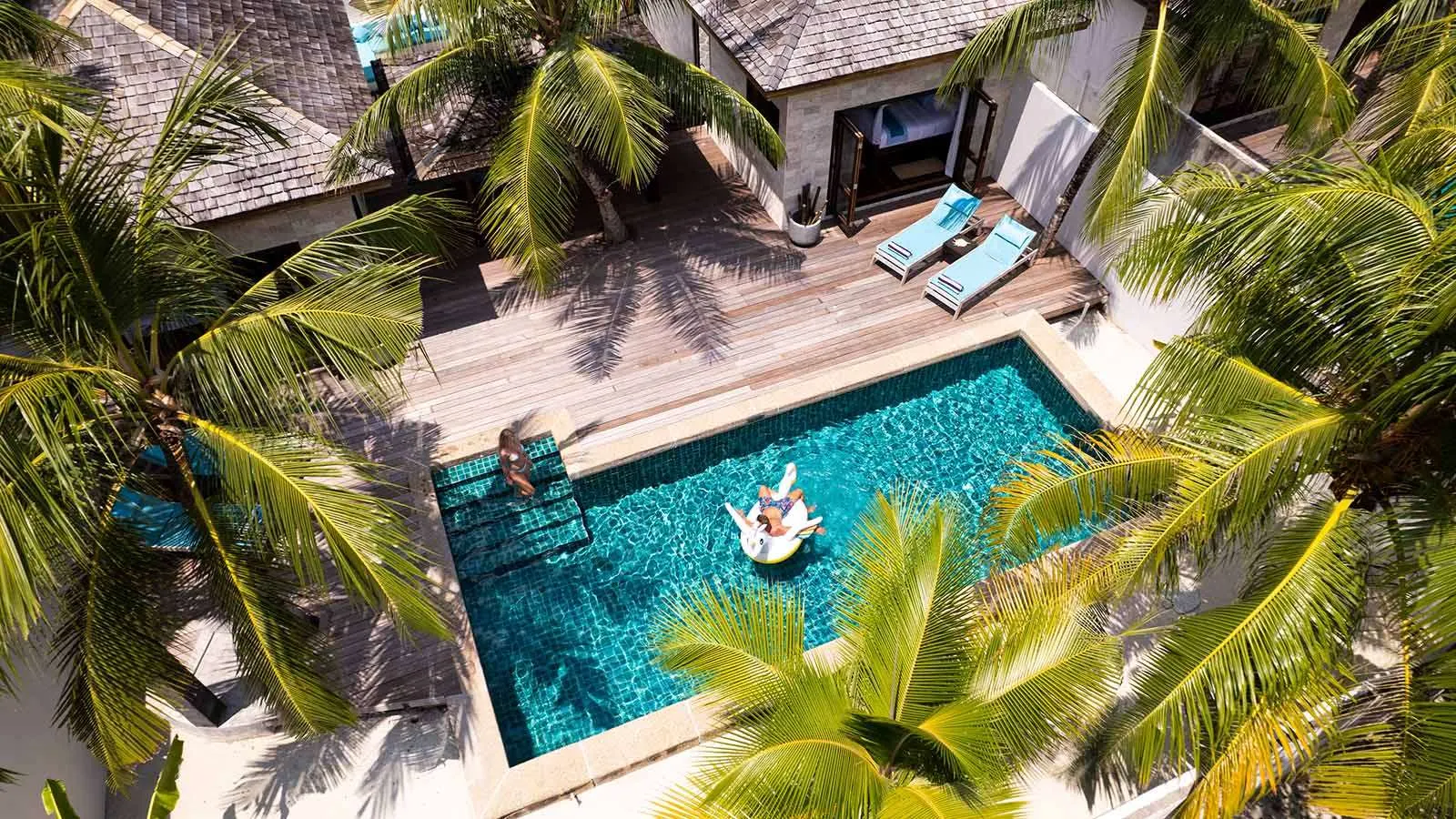 Private Pool Villa Family Suite — бассейн виллы с высоты