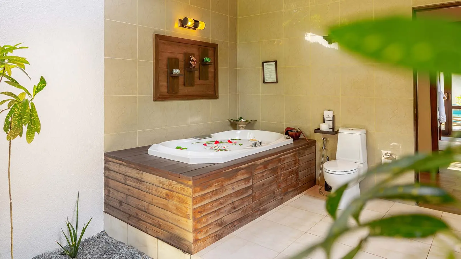 Private Pool Villa Family Suite — джакузи