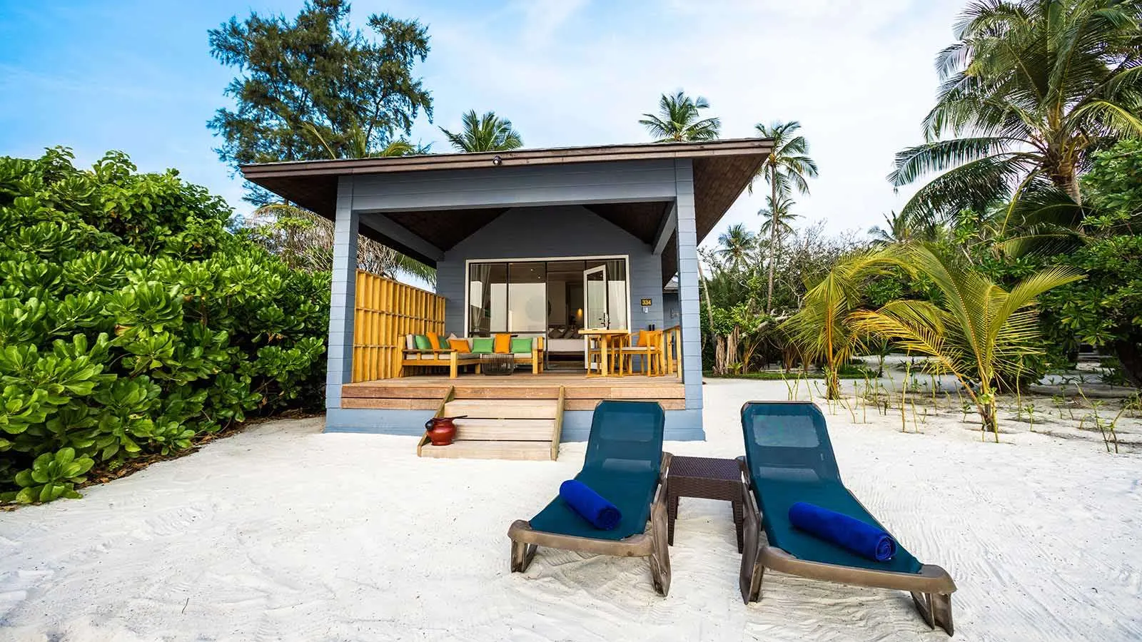 Sangu Jacuzzi Beach Villa — вилла на берегу