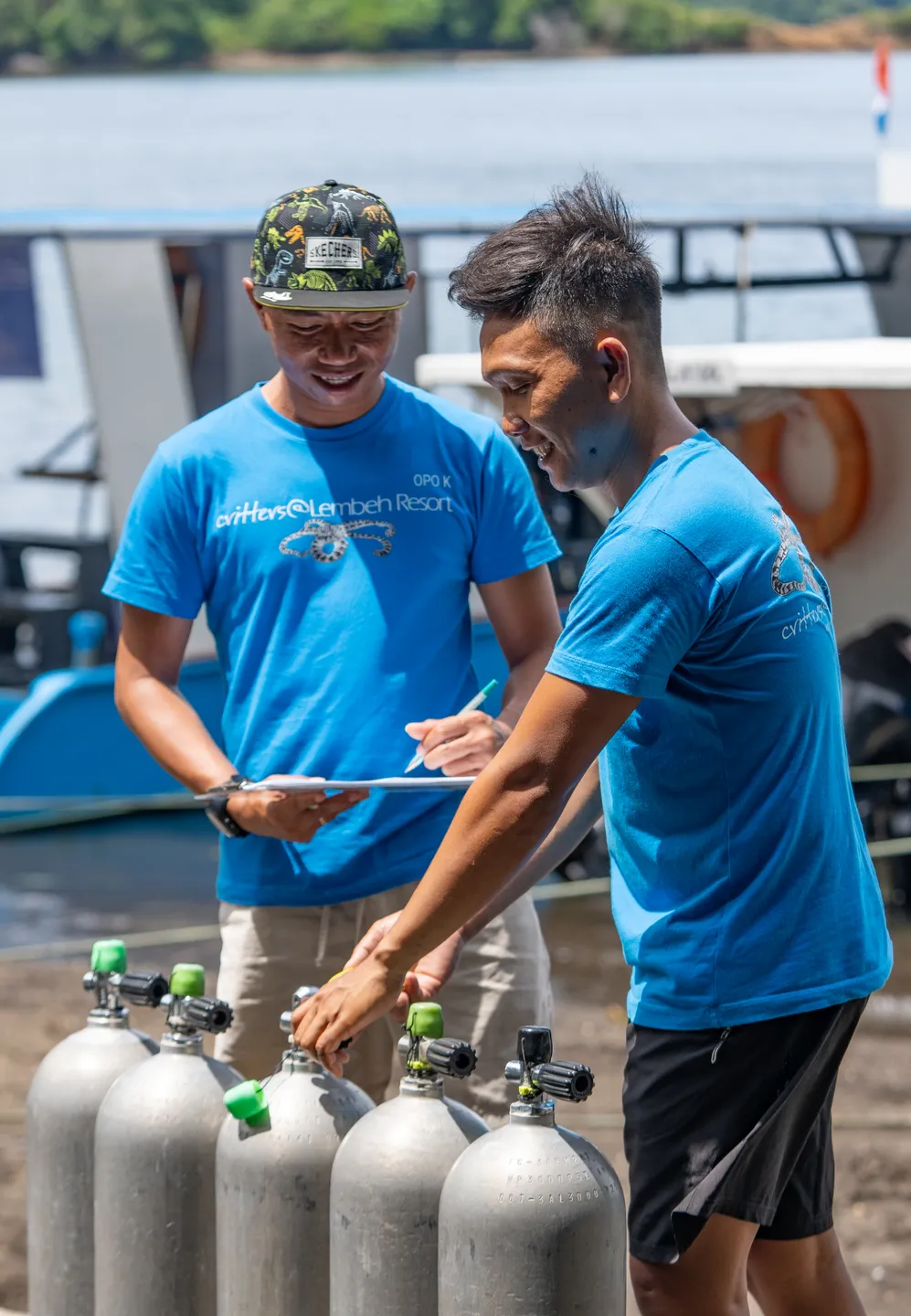 Critters dive centre staff preparing tanks