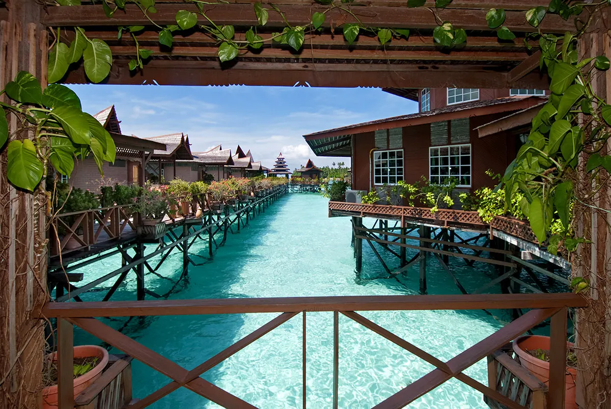 Walkway between the bungalows