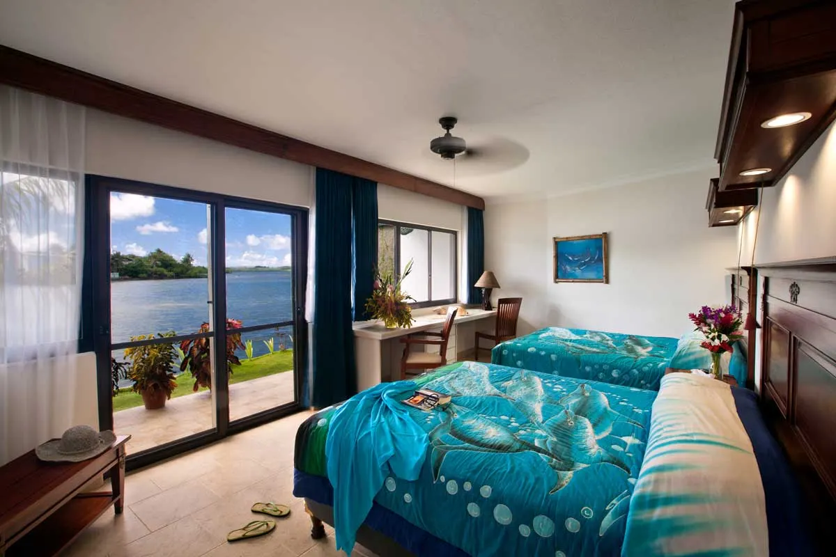 A room looking out over the lagoon