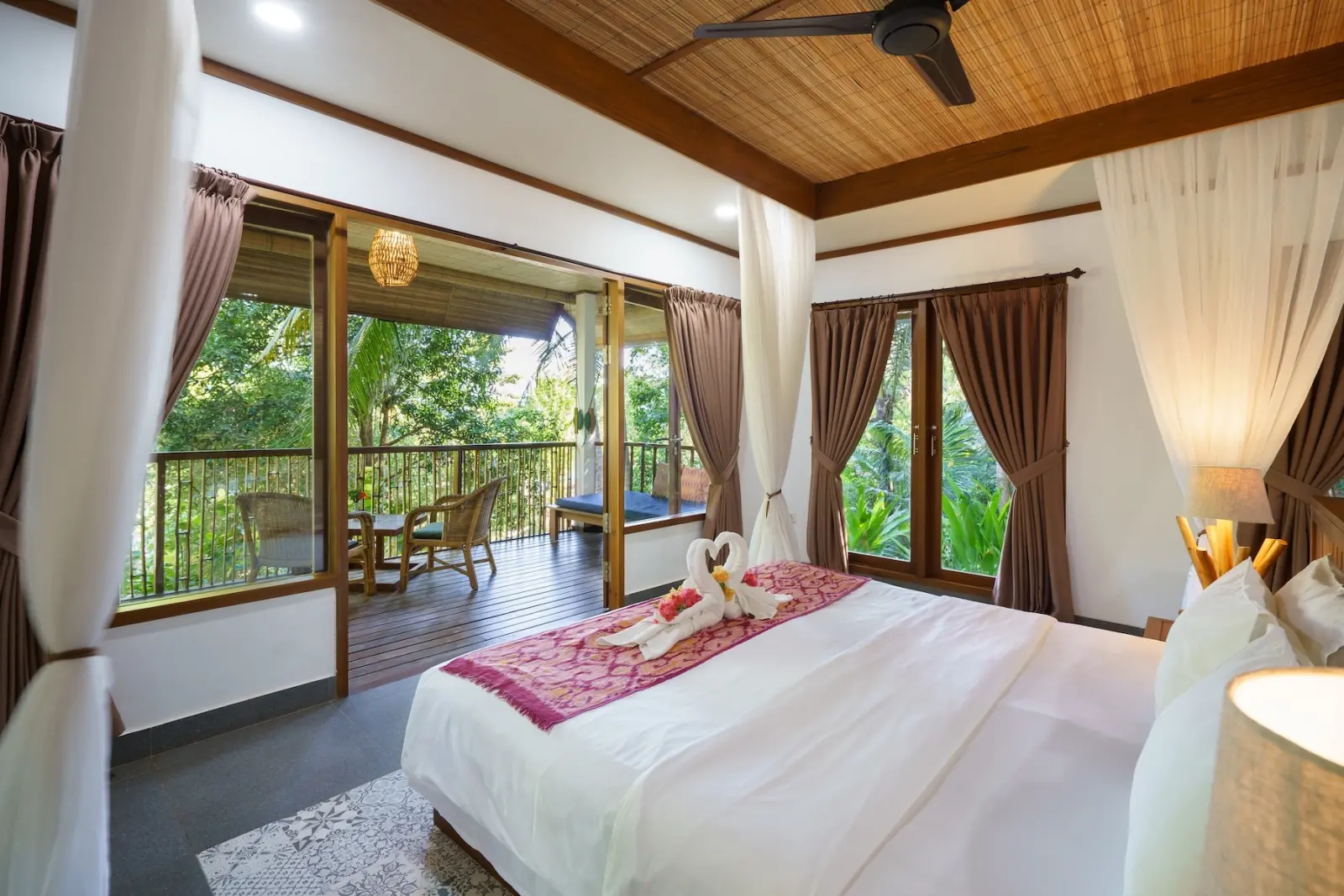 Bedroom opening onto the veranda