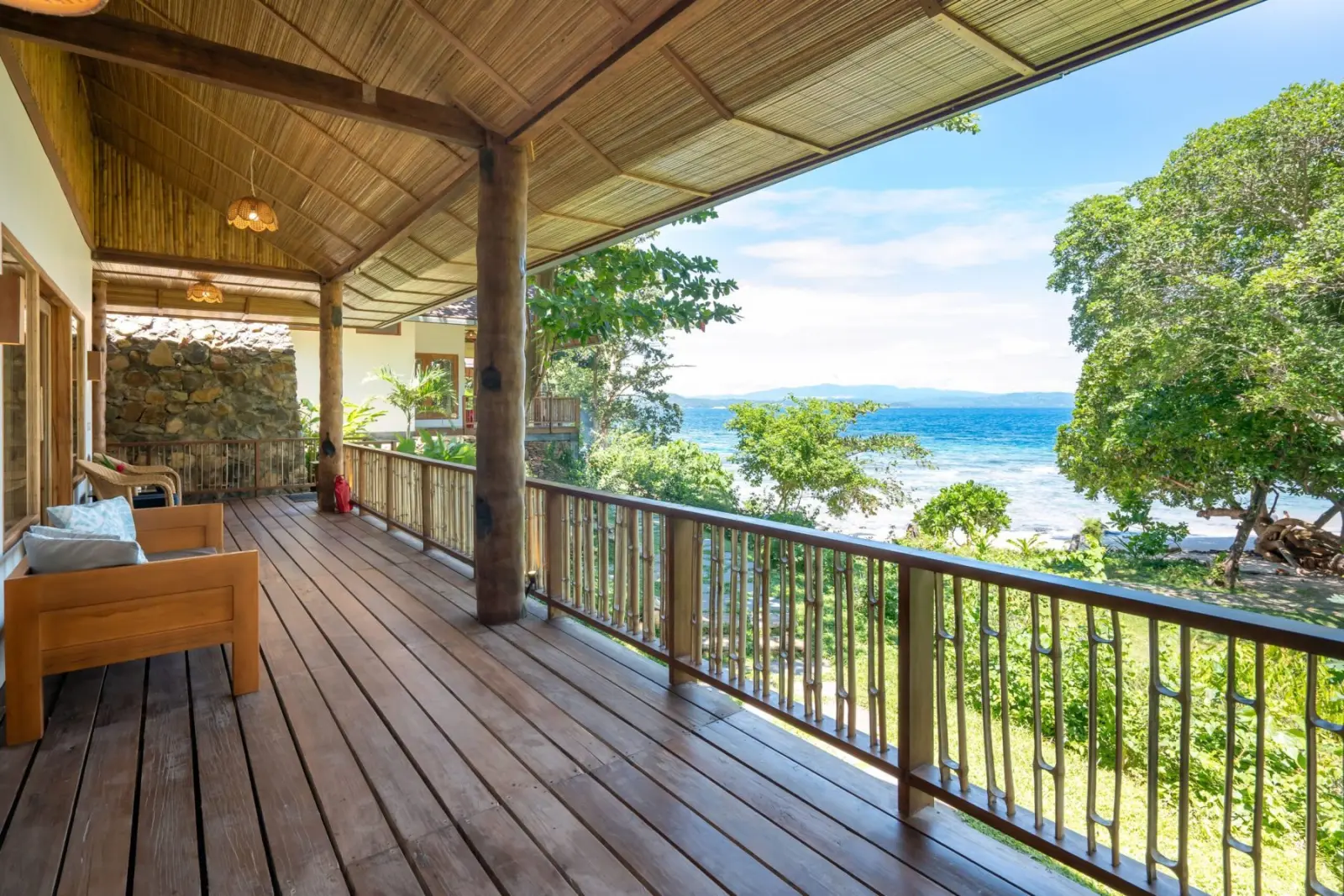 Veranda facing the sea