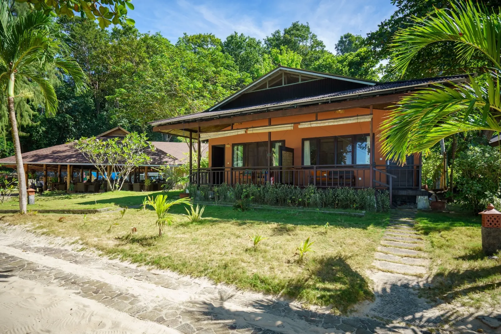 The cottage from outside by the beach