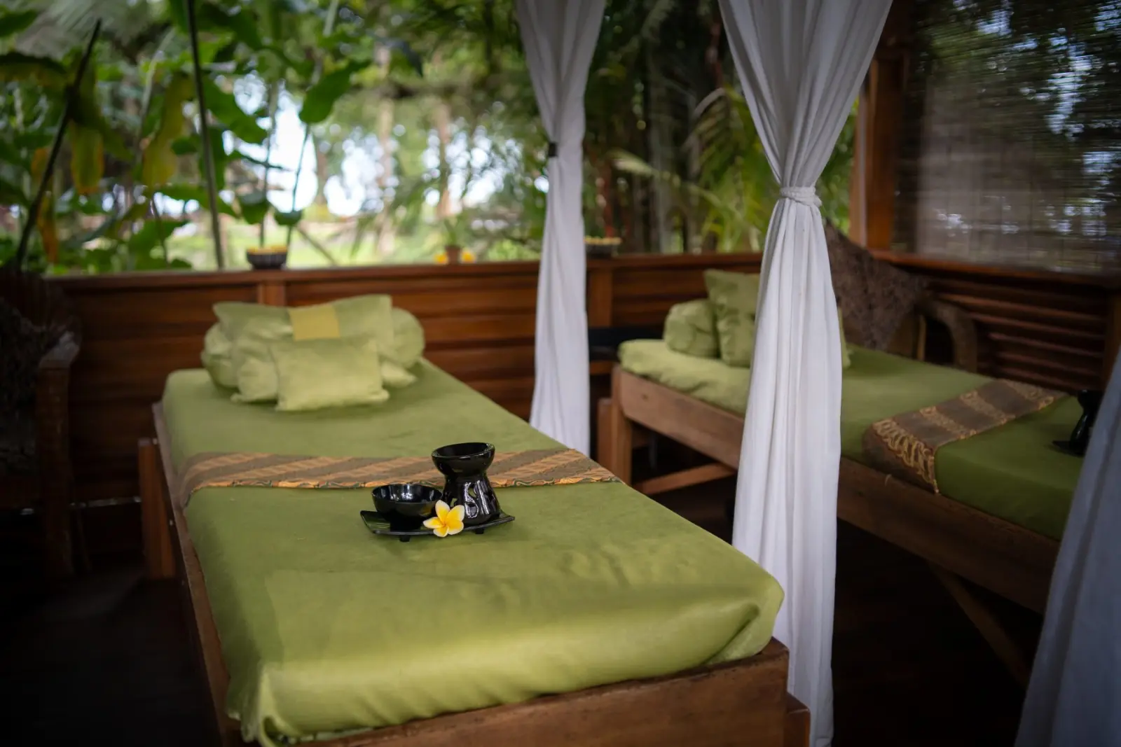 Spa treatment beds
