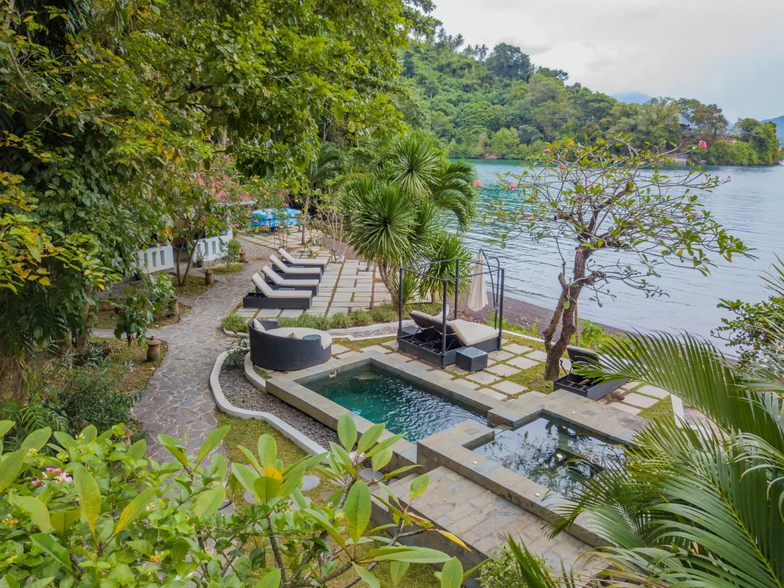 Pool and jacuzzi overlooking the strait