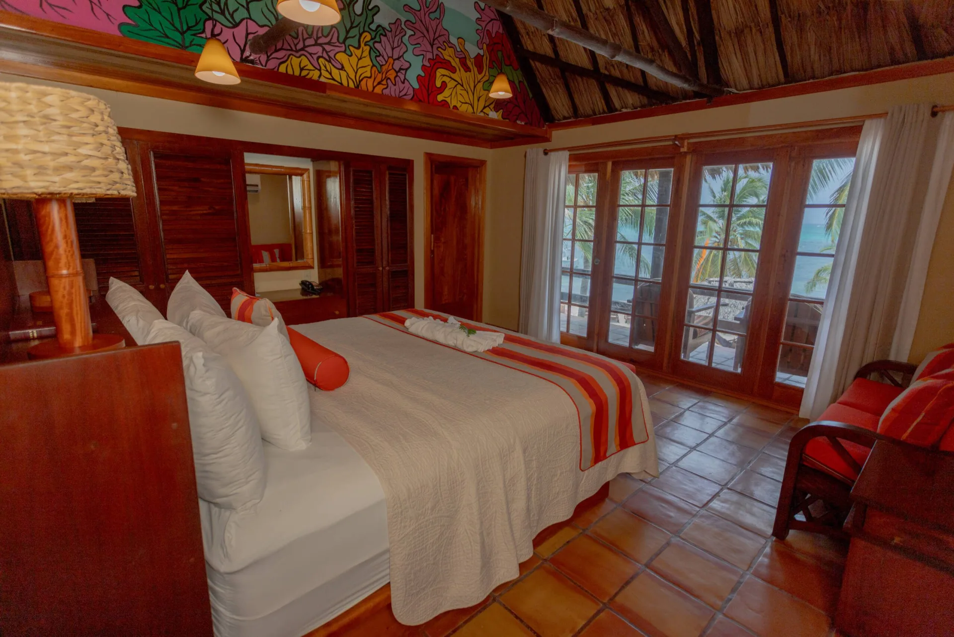 Guest Suite — французские двери на веранду