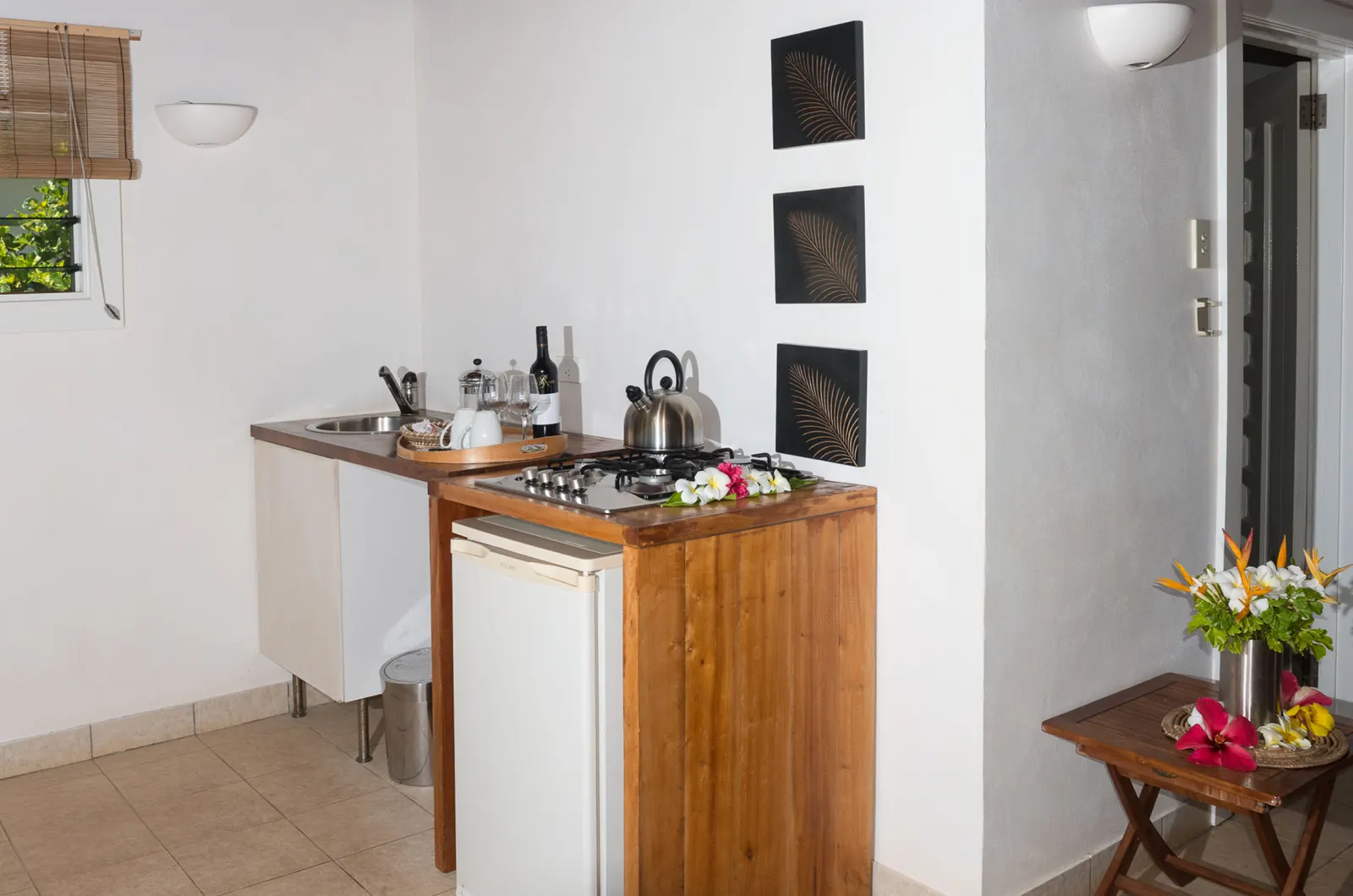 Deluxe Bungalow — tea-making corner