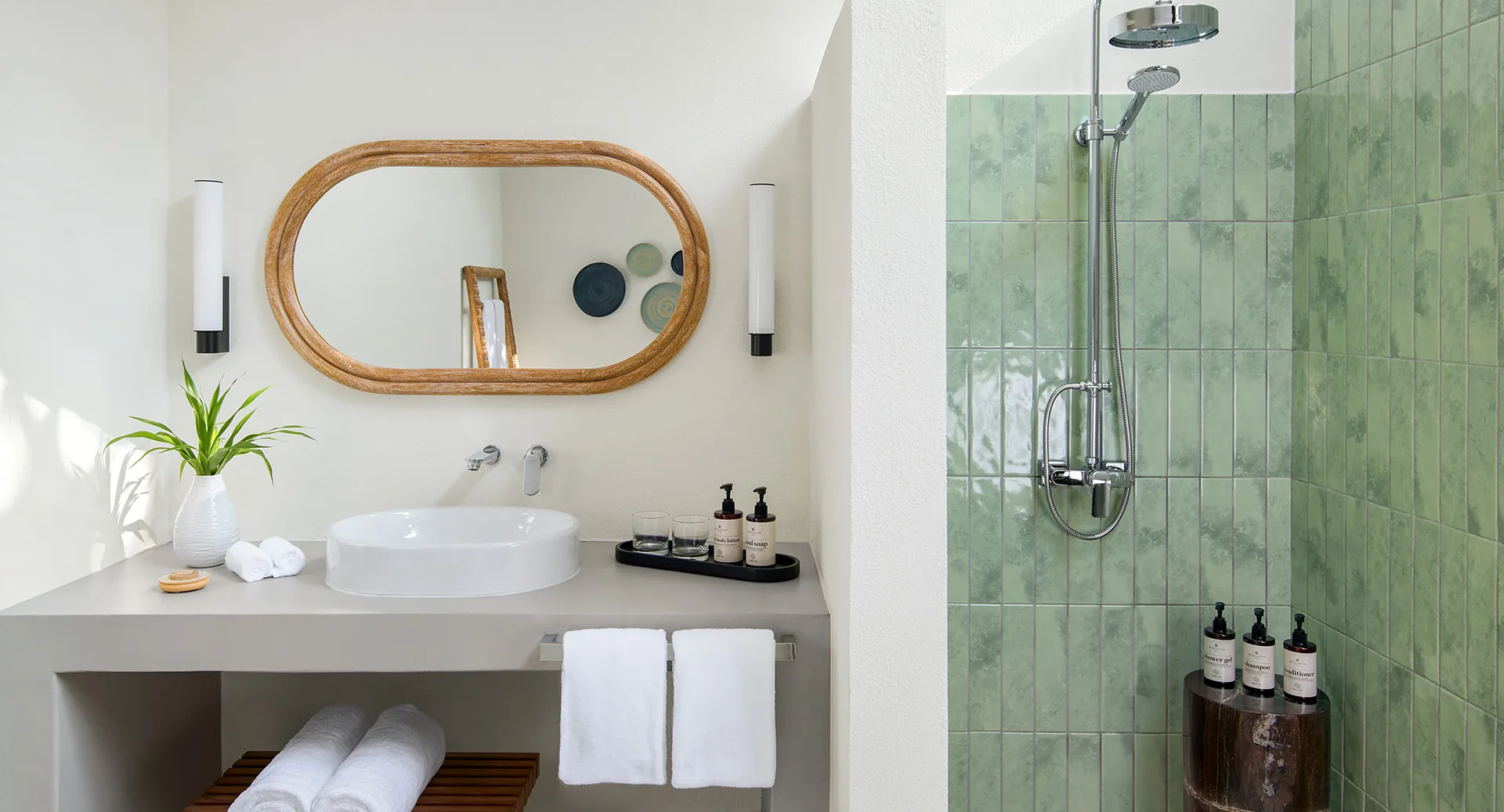 Deluxe Sunset Villa — ванная комната с душем